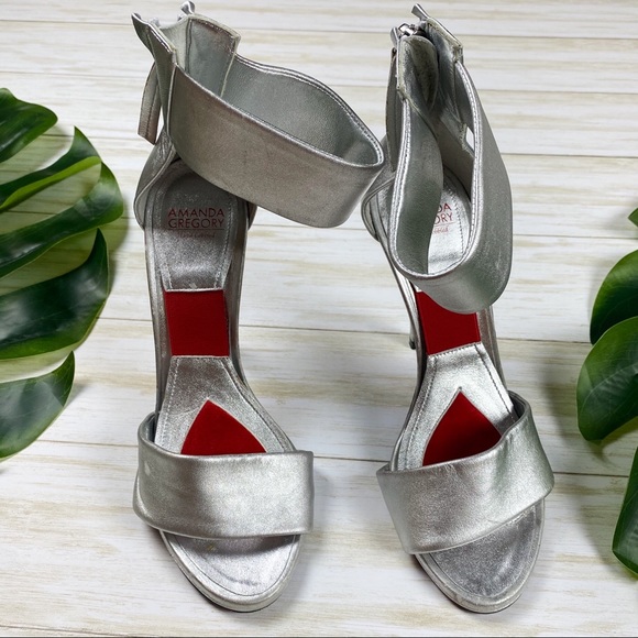 Amanda Gregory metallic silver ankle band heel - Picture 5 of 11